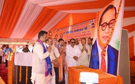 केंद्रीय ग्रामीण विकास राज्य मंत्री श्री कमलेश पासवान ने हरदोई में बाबा साहेब डॉ. भीमराव अंबेडकर की 135वीं जयंती पर आयोजित कार्यक्रमों में किया संबोधन  