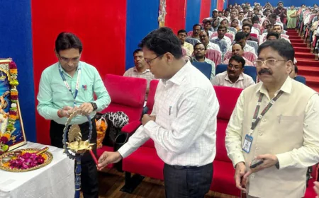 जनगणना राष्ट्र के विकास की आधारशिला, निष्ठा से निभाएं दायित्व: जिलाधिकारी