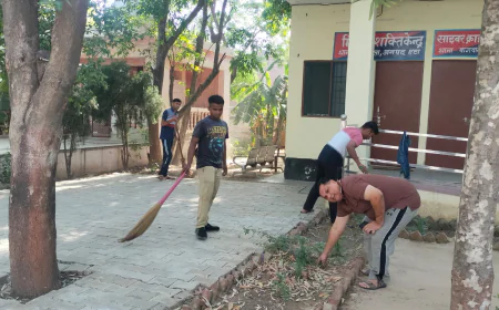 एटा पुलिस का स्वच्छता अभियान: थानों में व्यापक सफाई, स्वस्थ वातावरण पर जोर