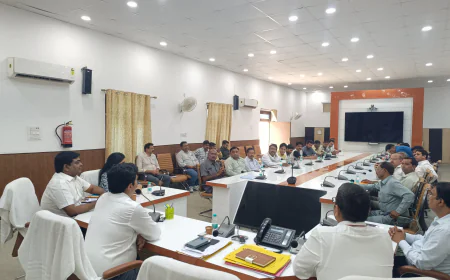 नवागत जिलाधिकारी अरविन्द सिंह ने विकास का खाका किया स्पष्ट, मीडिया से संवाद