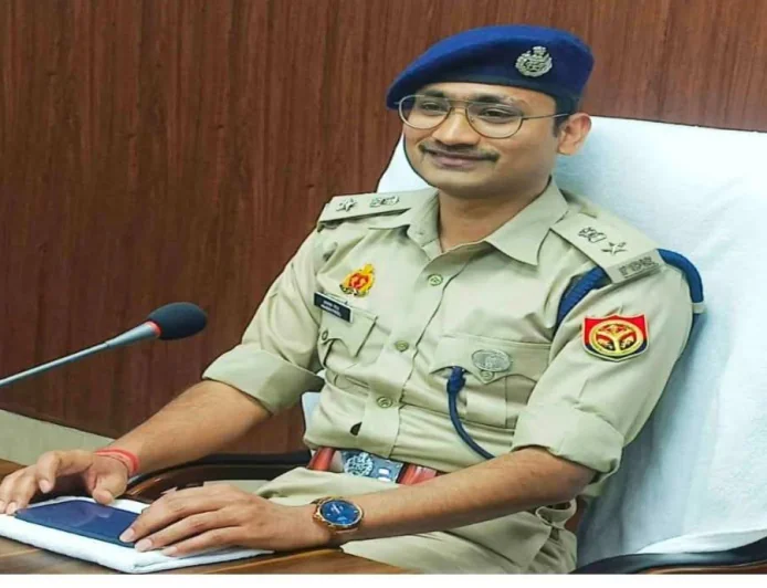 UP News : एसपी चन्दौली ने  गौ पशु तस्करी में संलिप्त 6 पुलिसकर्मी किए सस्पेंड