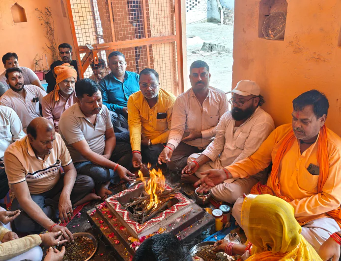 Kasganj news अमांपुर में हवन-यज्ञ के साथ हुआ हनुमान चालीसा का आयोजन