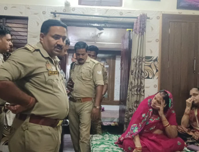 कायमगंज में 26 लाख की चोरी, घर में छिपी चाबी से खुला लॉकर; करीबी पर शक