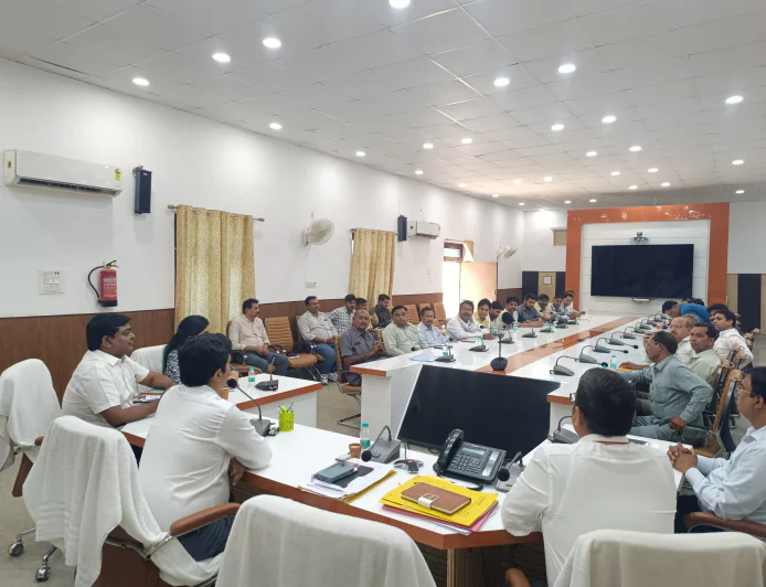 नवागत जिलाधिकारी अरविन्द सिंह ने विकास का खाका किया स्पष्ट, मीडिया से संवाद