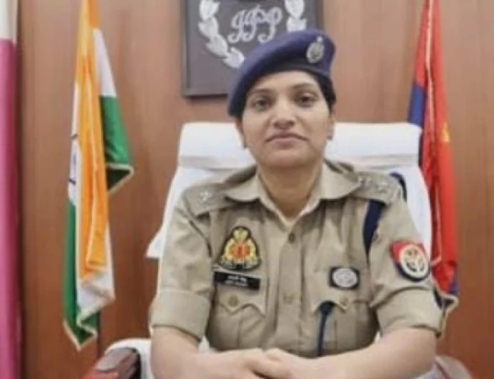 फर्रुखाबाद पुलिस महकमे में बड़ा फेरबदल, कानून व्यवस्था कसने को एसपी का एक्शन