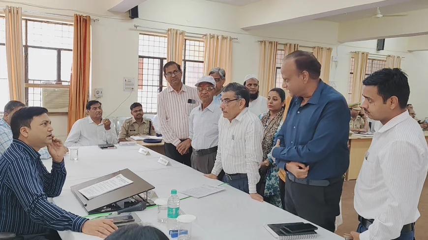 होम्योपैथिक चिकित्सकों पर वाणिज्यिक लाइसेंस शुल्क का विरोध तेज, डीएम को सौंपा ज्ञापन