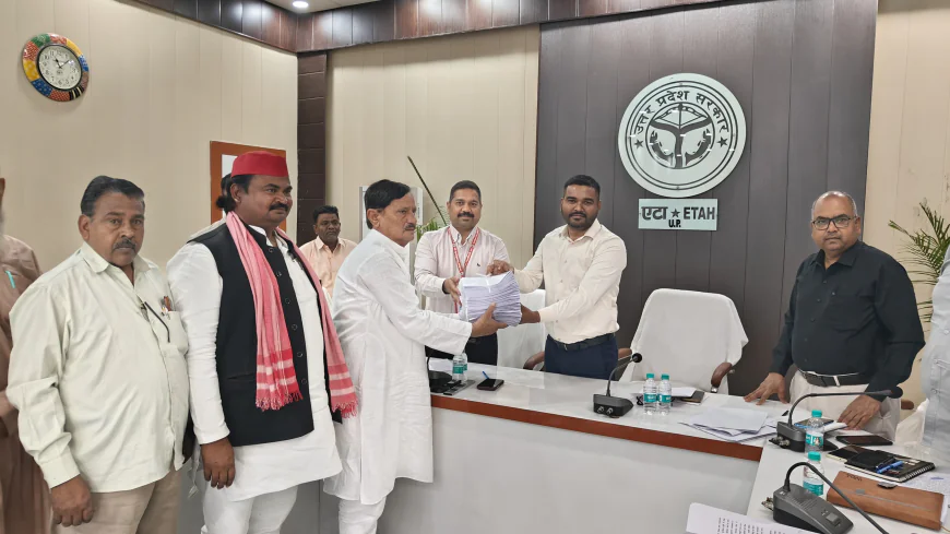 अंतिम मतदाता सूची का प्रकाशन सम्पन्न, राजनीतिक दलों को सौंपी गई प्रतियां