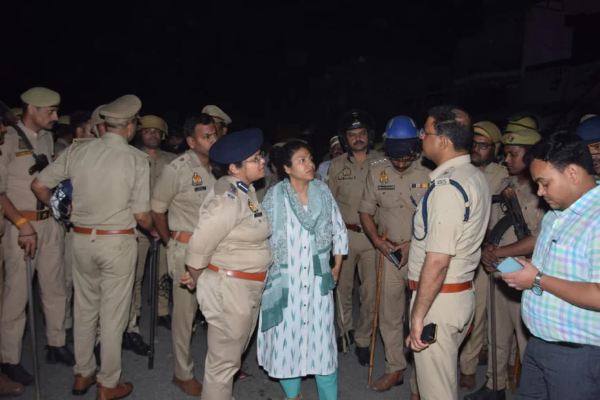 अंबेडकर जयंती पर मूर्ति तोड़े जाने से भड़का बवाल, बांकेगंज में भारी हंगामा