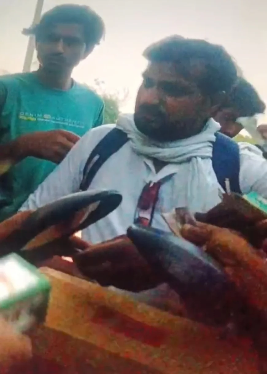 Farrukhabad News : अंबेडकर जयंती पर अवकाश के बावजूद खुलेआम शराब बिक्री, वीडियो वायरल