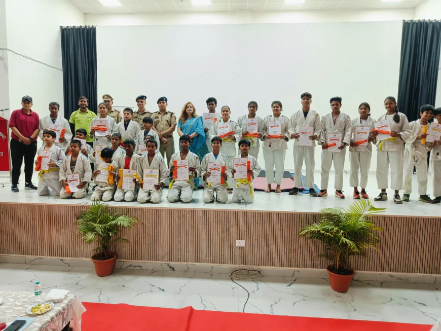 Kasganj news मिशन शक्ति फेज 05 कासगंज में महिला सुरक्षा पर भव्य जिला स्तरीय कान्फ्रेन्स का हुआ आयोजन