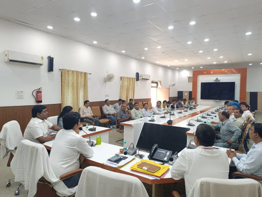 नवागत जिलाधिकारी अरविन्द सिंह ने विकास का खाका किया स्पष्ट, मीडिया से संवाद