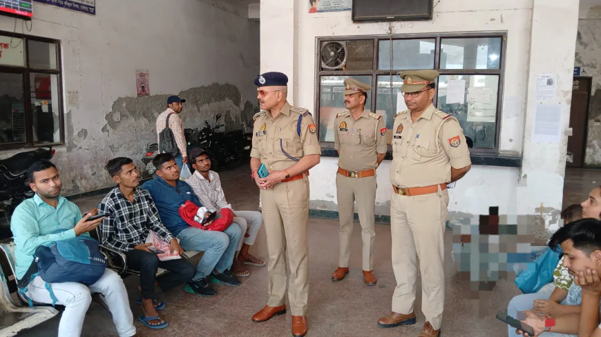 Kasganj news होमगार्ड भर्ती परीक्षा का अन्तिम दिवस सकुशल संपन्न, दोनों पालियों में शांतिपूर्ण आयोजन, एस पी ने किया परीक्षा केंद्रों का निरीक्षण ।