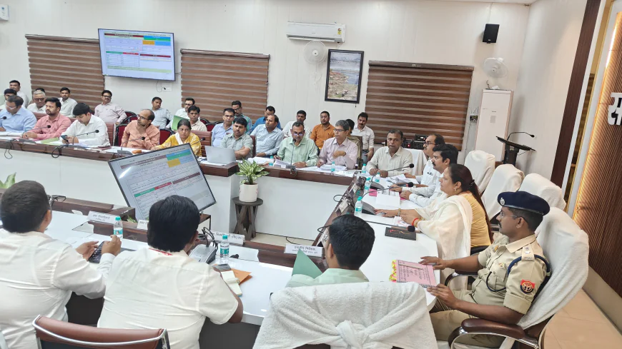 सीएम डैशबोर्ड विकास एवं निर्माण कार्य तथा कानून-व्यवस्था की समीक्षा बैठक सम्पन्न—मंडलायुक्त ने दिए अहम निर्देश