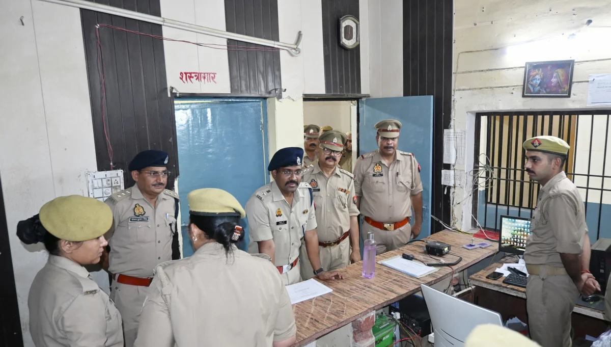 वार्षिक निरीक्षण में SSP डॉ. इलामारन ने परखी थाना कोतवाली देहात की व्यवस्थाएं