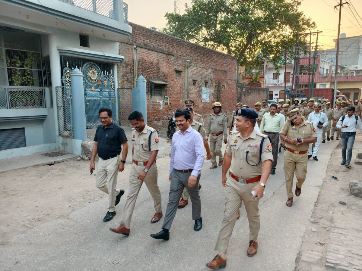 बकरीद पर्व के दृष्टिगत डीएम एवं एसएसपी ने किया संयुक्त पैदल गश्त, साफ-सफाई व पेयजल व्यवस्था के दिए निर्देश