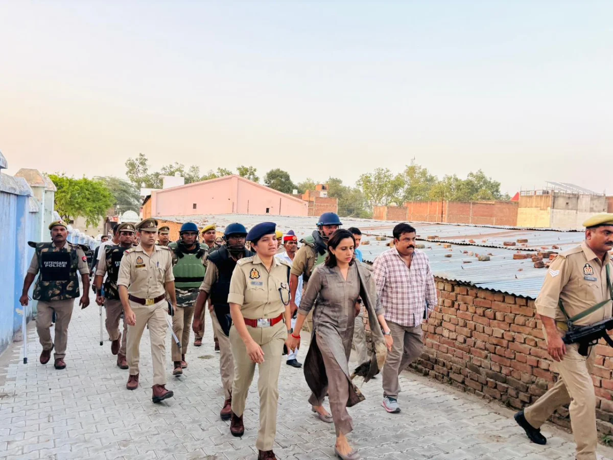 ईद-उल-अजहा को लेकर प्रशासन अलर्ट: डीएम-एसपी ने किया पैदल मार्च, सुरक्षा व्यवस्थाओं का लिया जायजा