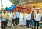 Kasganj news कथा का शुभारंभ क्षेत्रीय विधायक हरिओम वर्मा ने ठाकुर जी के समक्ष दीप प्रज्वलित कर एवं फीता काटकर किया।