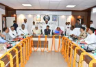 कलेक्ट्रेट सभागार में उत्तर प्रदेश विधान परिषद की समिति ने विकास योजनाओं एवं लंबित याचिकाओं की प्रगति पर की समीक्षा