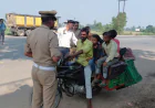 Kasganj news यातायात पुलिस द्वारा 182 वाहन चालकों के विरुद्ध चालान की कार्यवाही की