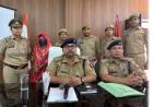 Farrukhabad News : पुलिस ने किया ब्लैकमेल गैंग का भंडाफोड़, झूठे मुकदमों में फंसाकर होती थी लाखों की वसूली