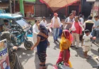 चिलचिलाती धूप में व्यापार संगठन ने बांटा शरबत, राहगीरों ने दी दुआएं