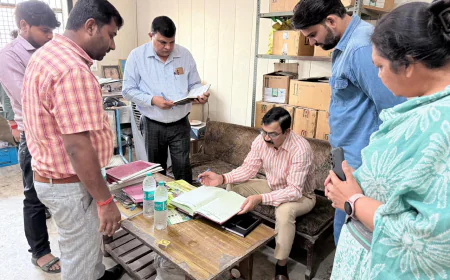 शासन द्वारा नामित टास्क फोर्स अधिकारी द्वारा जनपद एटा में फील्ड भ्रमण एवं उर्वरक केंद्रों का निरीक्षण
