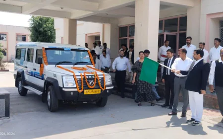 Kasganj news राष्ट्रीय लोक अदालत के प्रचार-प्रसार हेतु वाहन को मा0 जनपद न्यायाधीश/अध्यक्ष, जिला विधिक सेवा प्राधिकरण, कासगंज द्वारा हरी झंड़ी दिखाकर रवाना