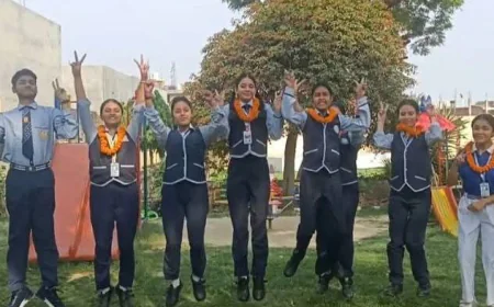 सीबीएसई 12वीं परिणाम में फर्रुखाबाद के छात्रों का जलवा, शुभ रस्तोगी बने जिला टॉपर
