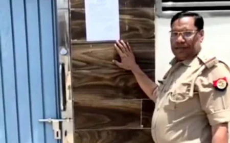 सपा नेता सुबोध यादव के घर पुलिस का नोटिस चस्पा, दो दिन में बयान दर्ज कराने का निर्देश