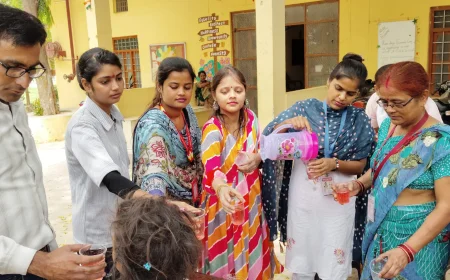 गंगा दशहरा पर  किरन पब्लिक स्कूल परिवार ने मजदूरों और बच्चों को पिलाया शीतल शरबत
