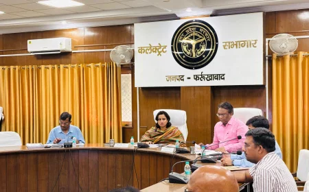 नामांकन में लापरवाही पर डीएम सख्त, दो खंड शिक्षा अधिकारियों पर कार्रवाई के निर्देश