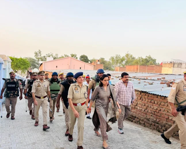 ईद-उल-अजहा को लेकर प्रशासन अलर्ट: डीएम-एसपी ने किया पैदल मार्च, सुरक्षा व्यवस्थाओं का लिया जायजा