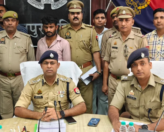 Mainpuri News : अंतरराज्यीय शराब तस्कर गिरफ्तार, 30 लाख की अवैध शराब और ट्रक बरामद
