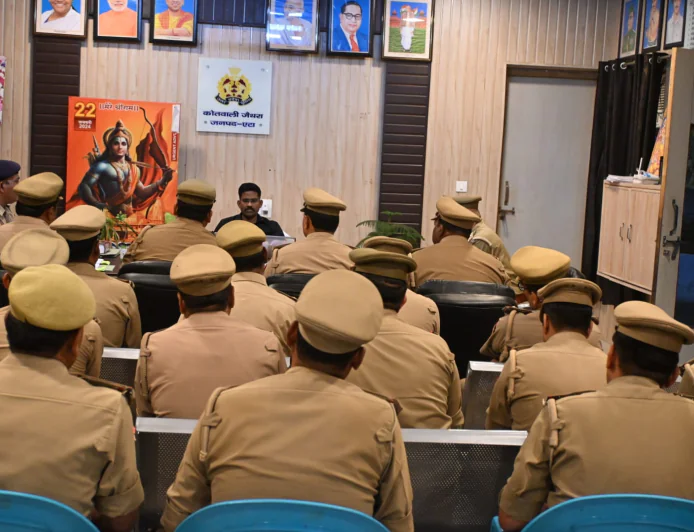 डॉ0 इलामारन जी. द्वारा थाना जैथरा पर अलीगंज सर्किल के समस्त थानों का किया अर्दली रूम, संबंधित को दिए आवश्यक दिशा निर्देश