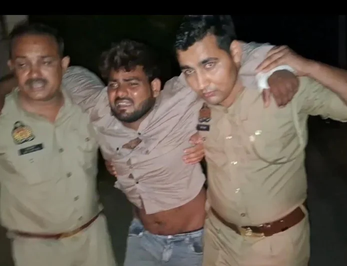 जैथरा/जसरथपुर: पुलिस मुठभेड़ में दो बदमाश गिरफ्तार, अवैध हथियार व नगदी बरामद