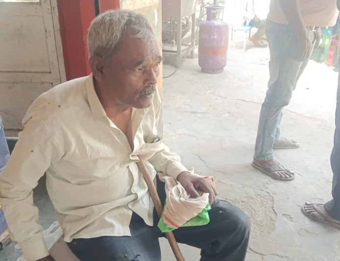 दिनदहाड़े 40 हजार की जेबकतरी, चलते ऑटो से कूदकर बाइक सवार साथी संग फरार हुआ शातिर