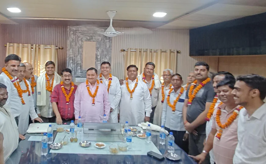 Kasganj news अमांपुर में नवनियुक्त सभासदों को दिलाई पद एवं गोपनीयता की शपथ