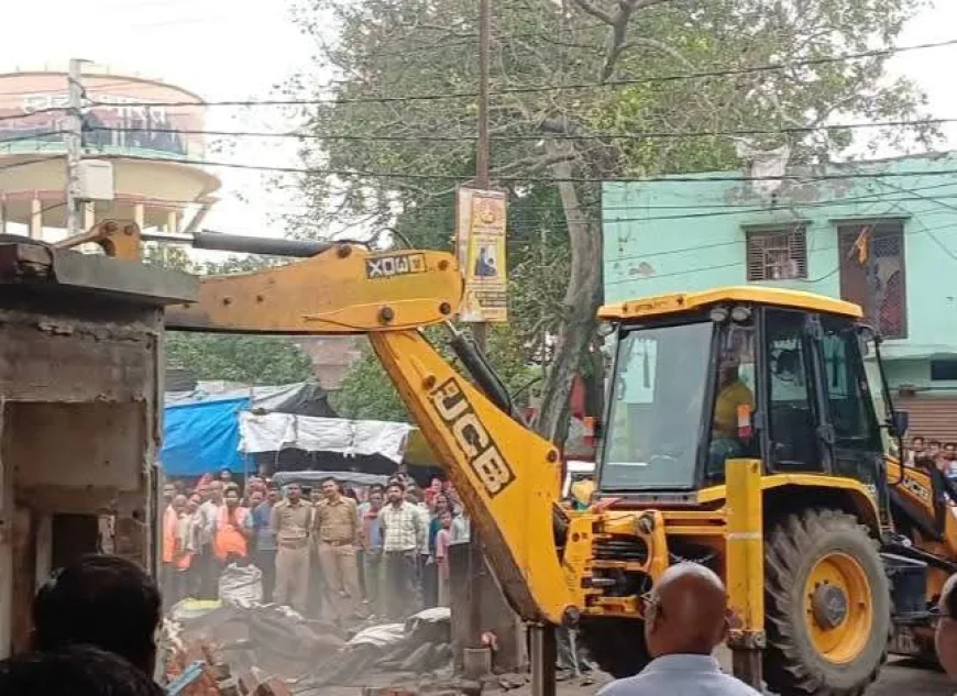 फर्रुखाबाद में अतिक्रमण पर चला बुलडोजर