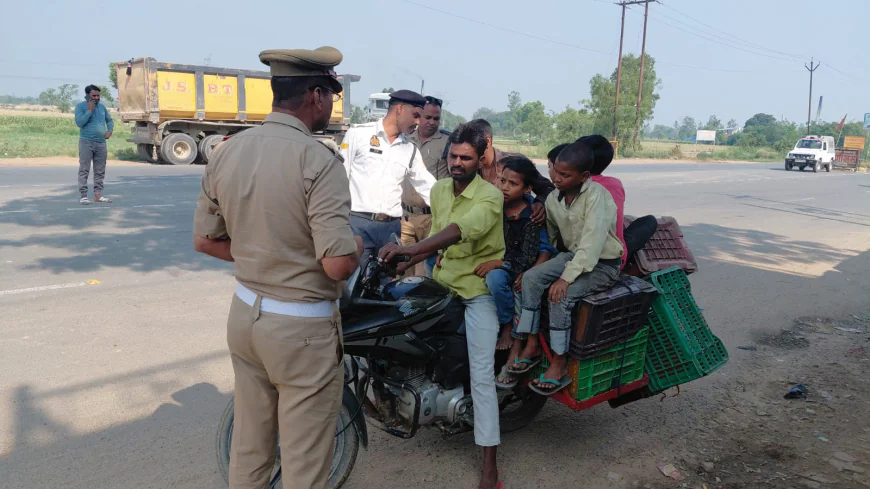 Kasganj news यातायात पुलिस द्वारा 182 वाहन चालकों के विरुद्ध चालान की कार्यवाही की