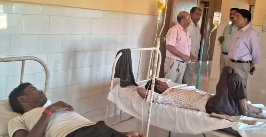 सीएमओ डॉ. आर.सी. गुप्ता का पीएचसी जसरऊ में औचक निरीक्षण, दो का वेतन काटा