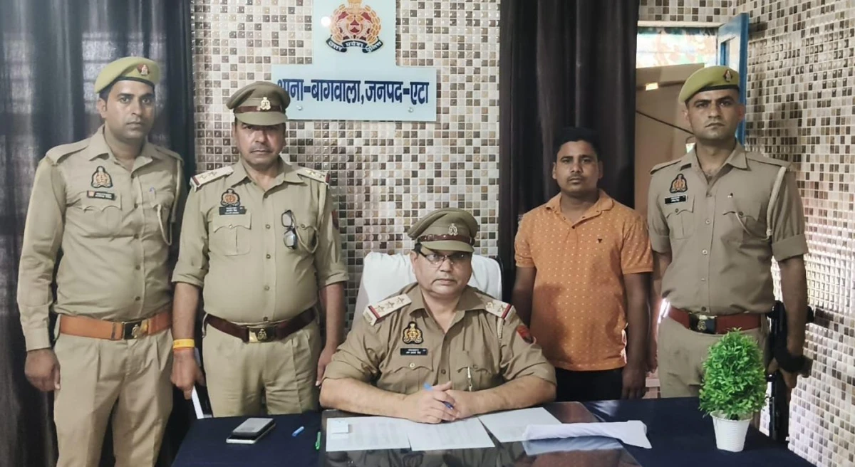 25 हजार के इनामिया आरोपी को पुलिस ने किया गिरफ्तार, कुल्हाड़ी बरामद