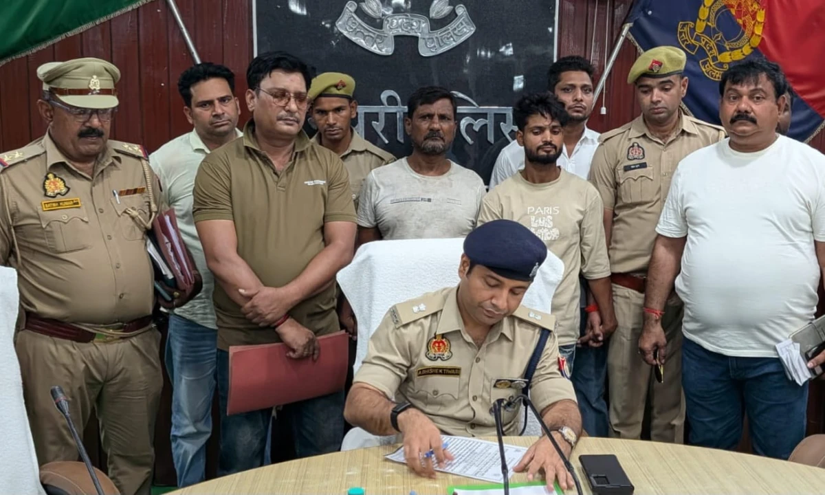 अंतर्जनपदीय वाहन चोर गिरोह का पर्दाफाश, 8 चोरी की बाइकों के साथ दो शातिर चोर गिरफ्तार