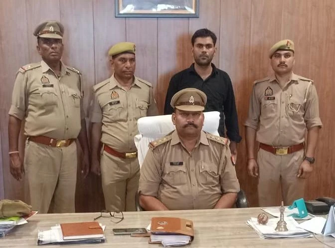 Etah News : 25 हजार रुपये का इनामी डकैत गिरफ्तार, जलेसर पुलिस को बड़ी सफलता