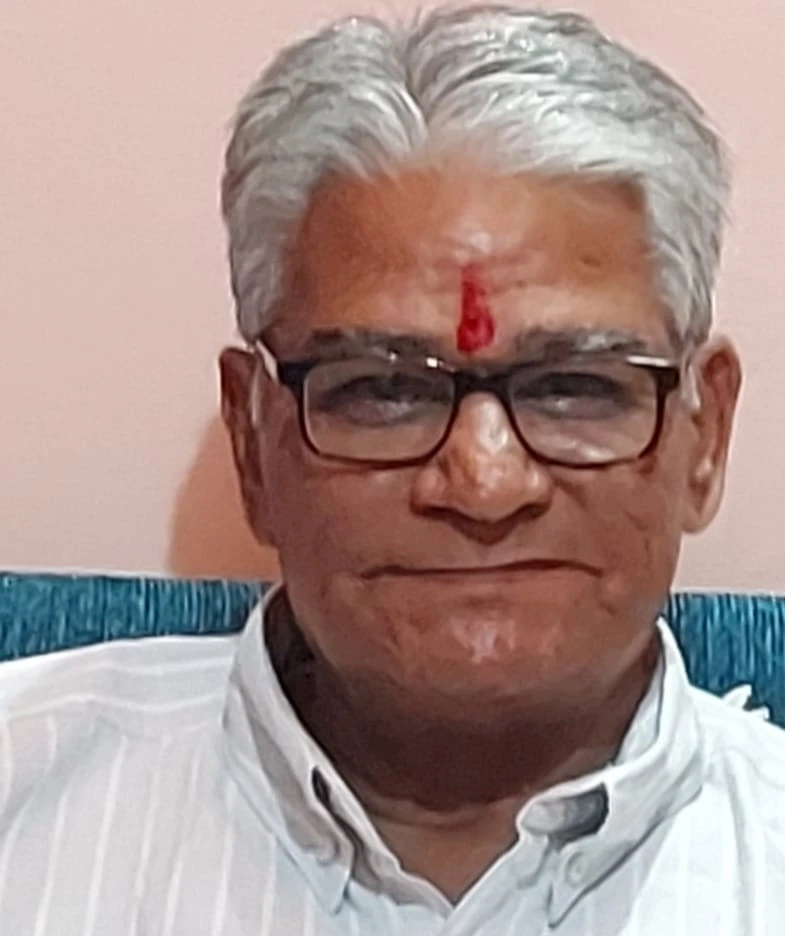 तलवे चाटने का हुनर