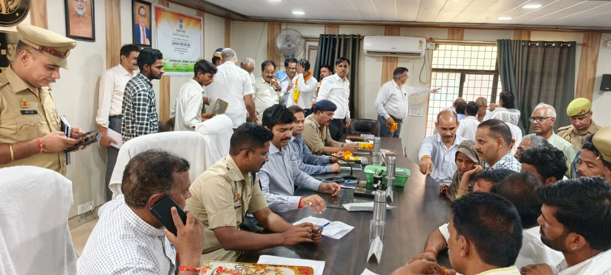 संपूर्ण समाधान दिवस में शिकायतों के त्वरित एवं गुणवत्तापूर्ण निस्तारण के निर्देश