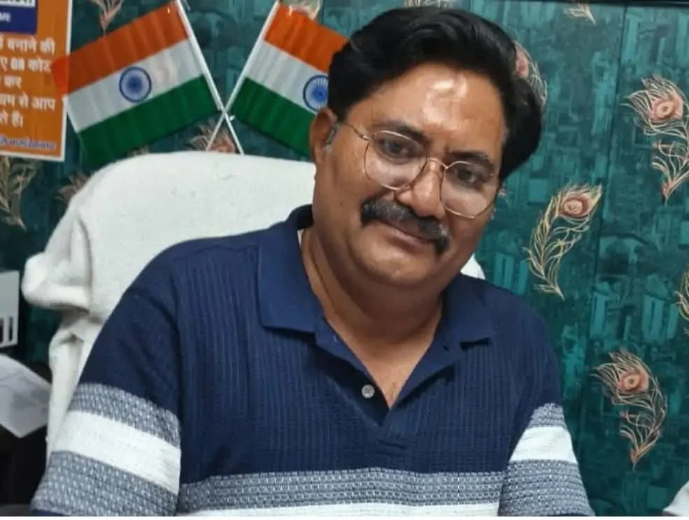 फर्रुखाबाद को मिले नए सीएमओ, डॉ. आनंद उपाध्याय ने संभाला पदभार