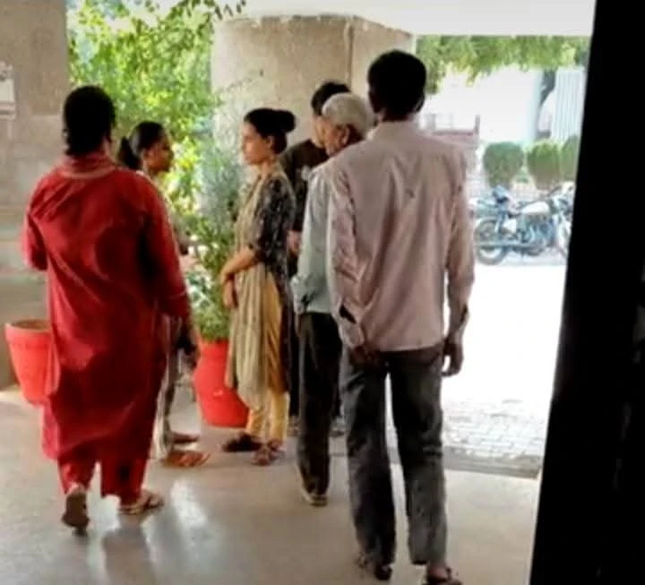चाय बनाने को लेकर मां-बेटी में हुआ विवाद, गुस्से में महिला ने पी कीटनाशक दवा; उपचार के दौरान मौत