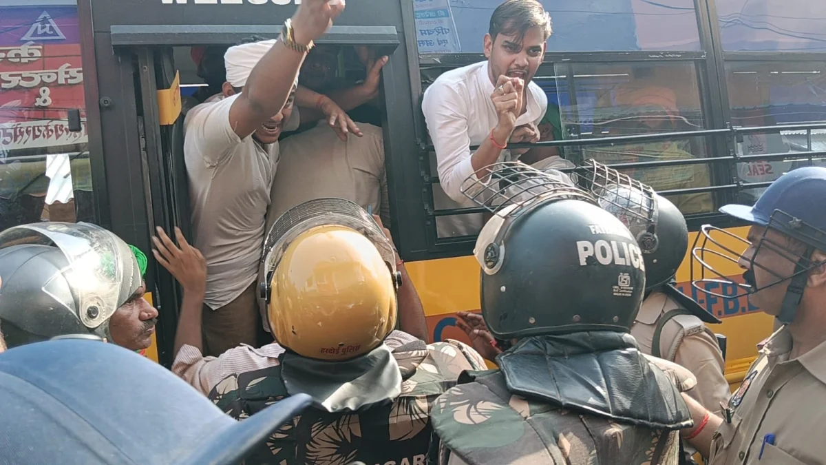 कायमगंज में किसान आंदोलन पर पुलिस का शिकंजा, 26 लोग गिरफ्तार