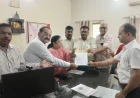Farrukhabad News :  बिजली बिलों पर 10% ईंधन अधिभार बढ़ोतरी के विरोध में व्यापारियों ने सौंपा ज्ञापन