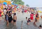सोमवती अमावस्या पर उमड़ा आस्था का सैलाब, 20 हजार श्रद्धालुओं ने गंगा में लगाई डुबकी